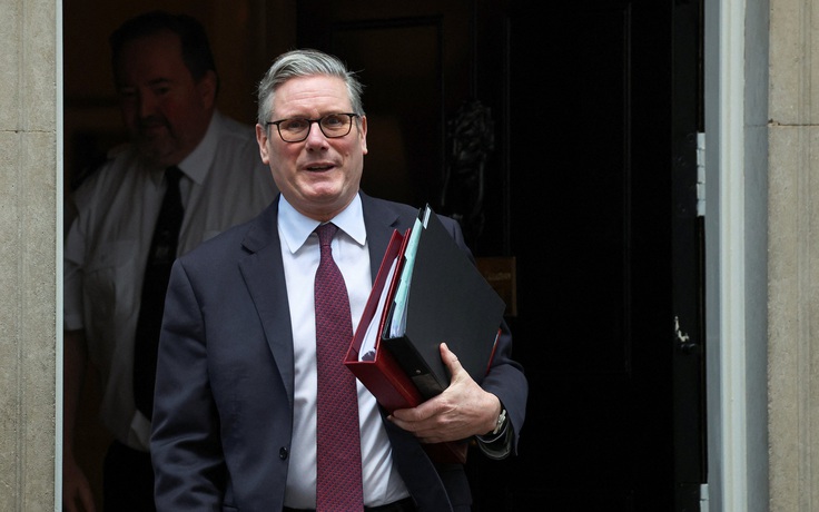 Sóng gió bủa vây Thủ tướng Anh Starmer