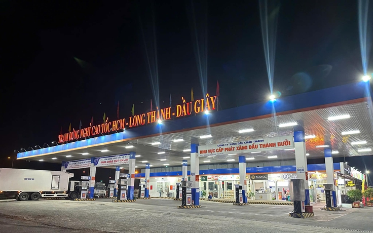 Nhiều tuyến cao tốc thiếu trạm xăng, tài xế cần chú ý gì?