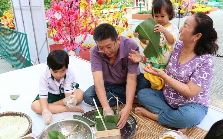 Giữ tết truyền thống từ nhà trường