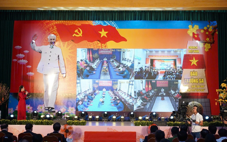 Nghĩa tình đất liền gửi Trường Sa qua sóng cầu truyền hình trực tiếp