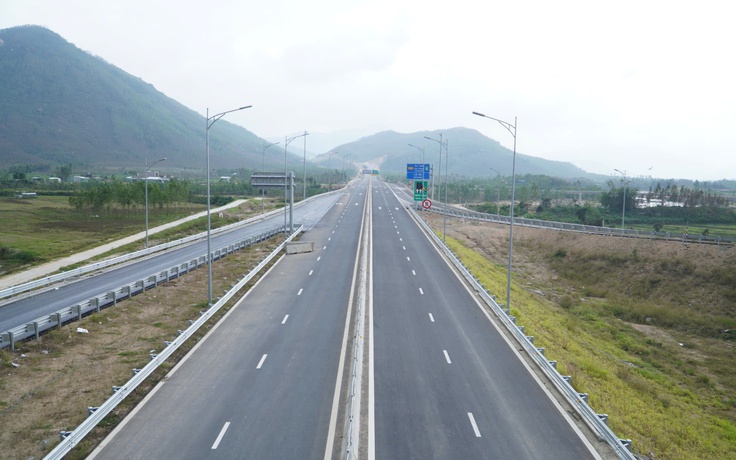 Cao tốc Hoài Nhơn - Quy Nhơn và Quy Nhơn - Chí Thạnh thông xe đêm nay
