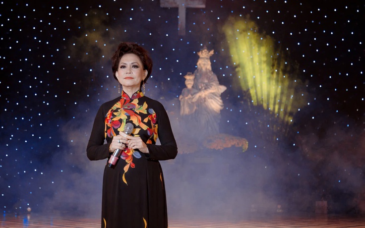 Danh ca Giao Linh: 'Tôi từng ngồi xe... chở heo đi diễn tết'