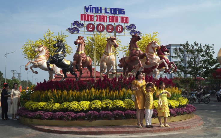 Chiêm ngưỡng đại cảnh 'Mã vương tụ lộc', 'Bát mã hưng thịnh' mừng Xuân Bính Ngọ 2026