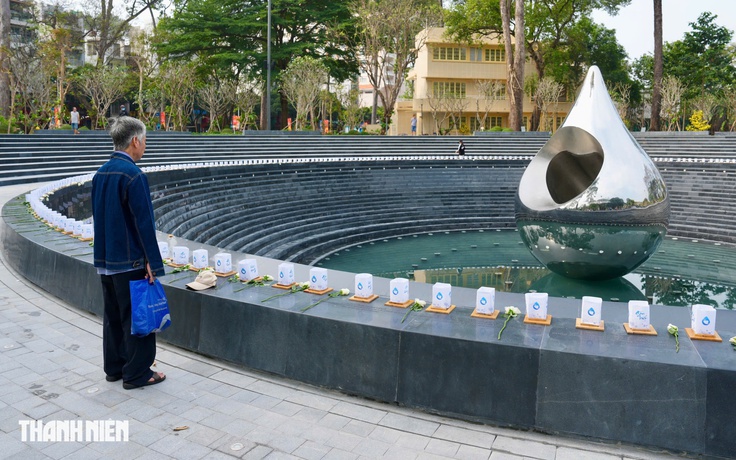 Khu đất vàng ở TP.HCM hồi sinh: Phút trầm lắng bên tượng đài Giọt nước