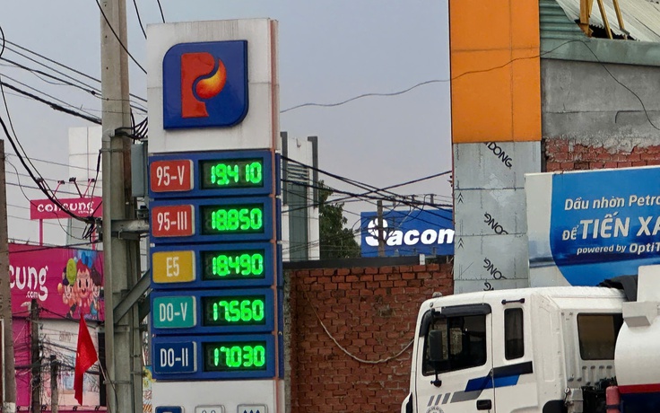 Rơi vào mùng 3 Tết, lịch điều chỉnh giá xăng dầu được dời sang ngày nào?