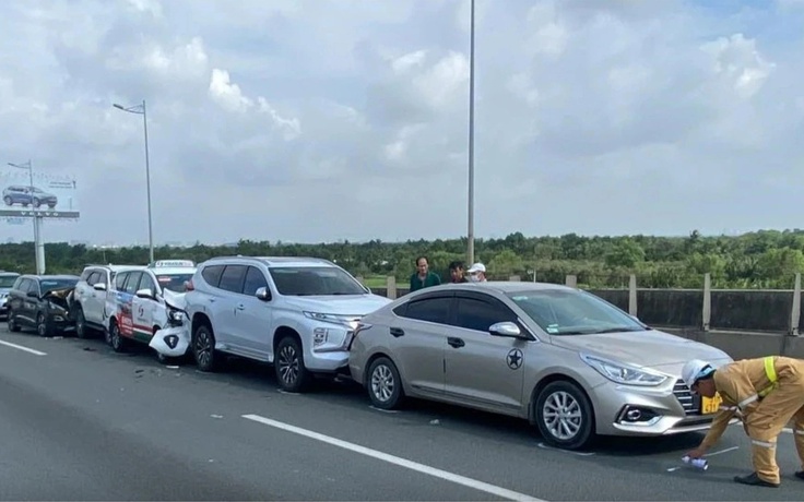 Tình huống nào dễ dẫn đến tai nạn liên hoàn khi lái xe trên cao tốc?