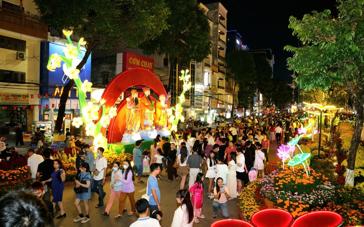 Cần Thơ: Đường hoa nghệ thuật dài hơn 300m mở cửa đón khách