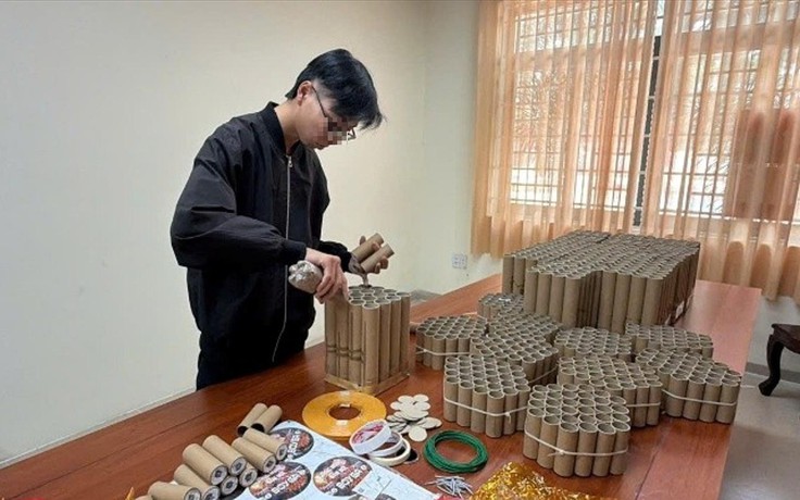 Gần tết, nam thanh niên bị bắt vì sản xuất pháo nổ
