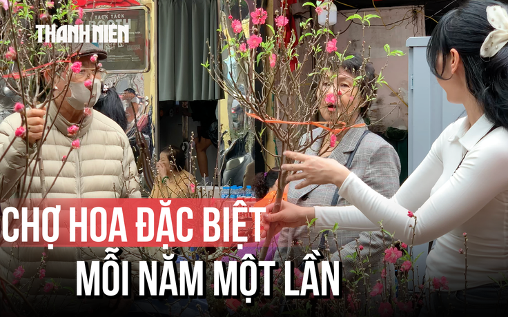 Chợ Hoa gần Hồ Gươm, mỗi năm chỉ họp một lần