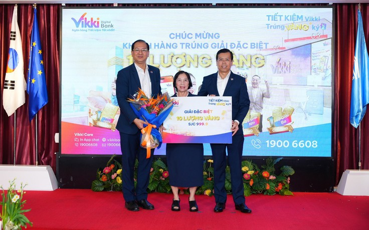 Vikki Bank trao giải 1 ký vàng và 10 giải thưởng khác trong chương trình tiết kiệm