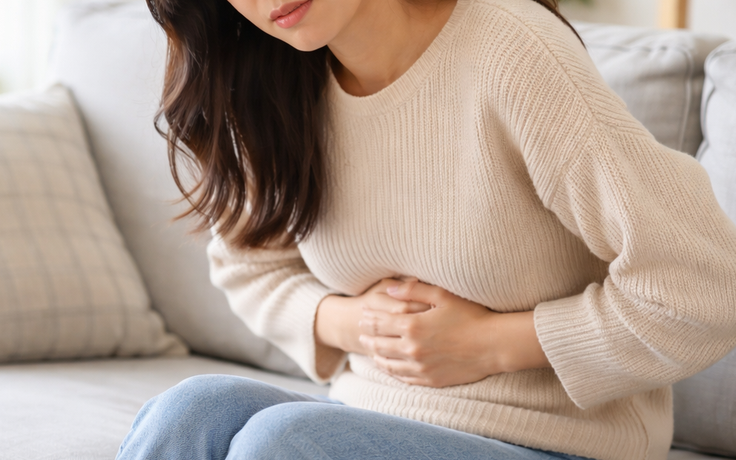 Bác sĩ 24/7: Vì sao tết ăn ít mà vẫn bị đầy hơi, chướng bụng?