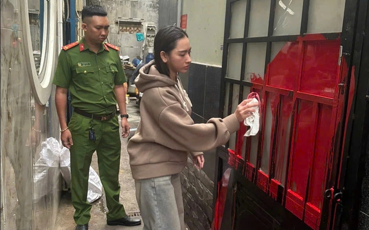 Công an TP.HCM bắt người tạt sơn nhà người yêu cũ trong đêm giao thừa