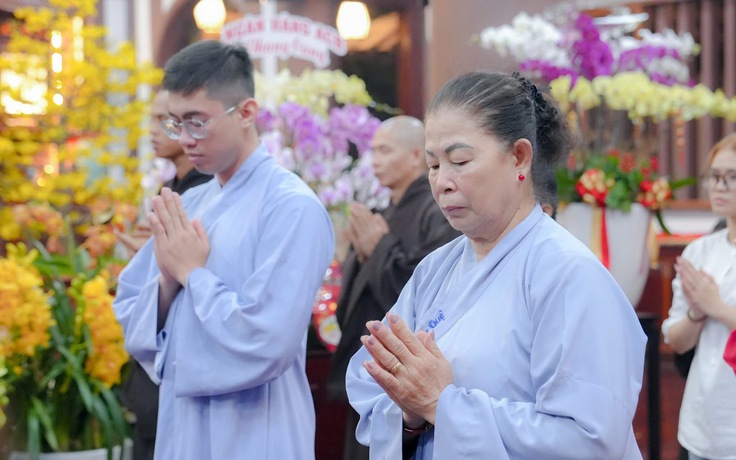 Đi chùa đầu năm: Làm sao để điều mình 'xin' thành hiện thực?
