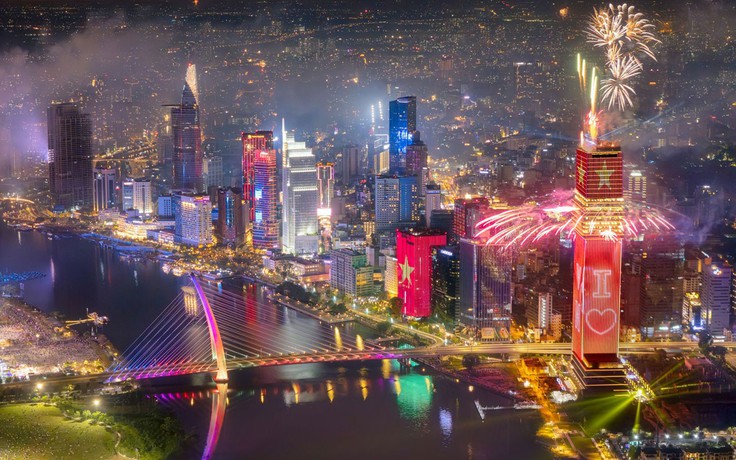 Saigon Marina IFC  -  Màn pháo hoa tòa tháp đầu tiên tại Việt Nam