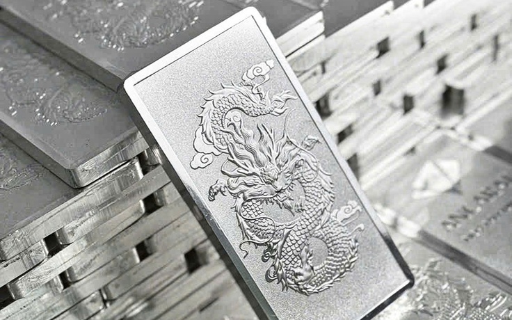 Giá bạc hơn 80 triệu đồng/kg, hàng chục cửa hàng mở cửa trở lại