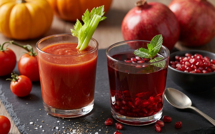 Nước ép lựu và cà chua: Loại nào giúp hạ huyết áp tốt hơn?