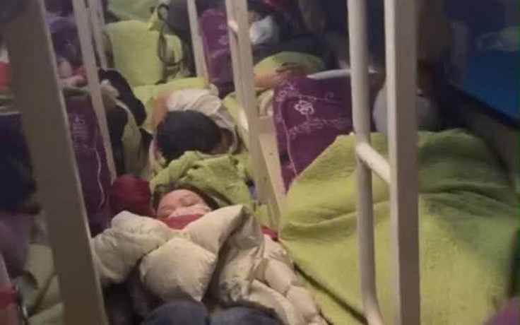 Xe khách 43 chỗ chở 60 người bị CSGT xử phạt hơn 127 triệu đồng 