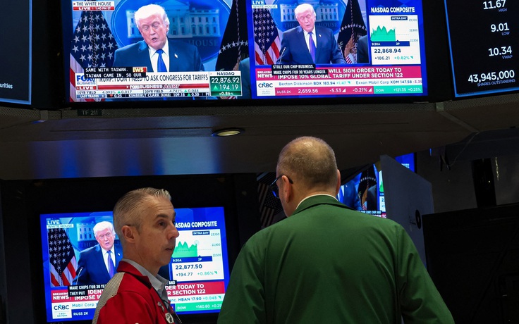 Cố vấn khuyên ông Trump nên tập trung đối nội hơn căng thẳng với Iran