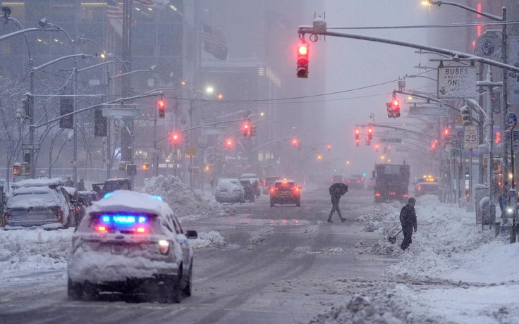 New York 'biến mất' sau cơn bão tuyết lịch sử