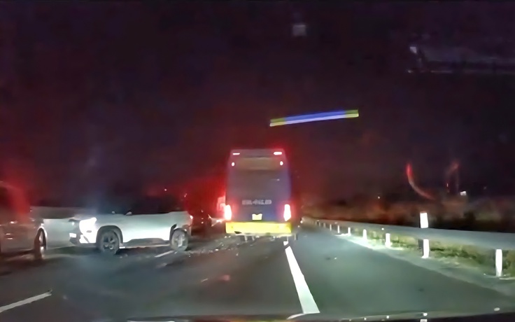 Điều tra vụ tai nạn liên hoàn gây thiệt hại nặng trên cao tốc Phan Thiết - Dầu Giây