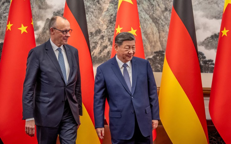 Tranh thủ phía này, tăng thế với bên kia