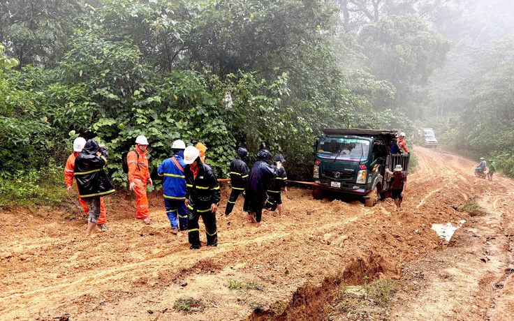 Điện về vùng lõm giữa đại ngàn Trường Sơn