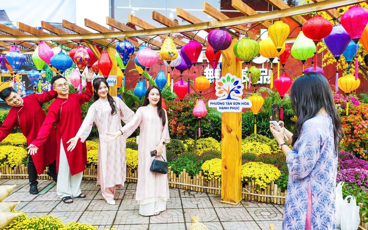 Đường hoa xuân Menas đón hơn 500.000 lượt khách du xuân