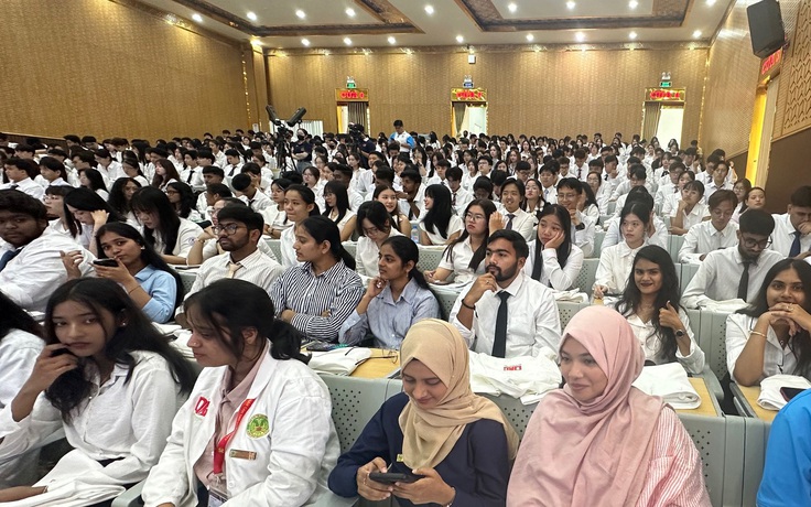 Nhiều sinh viên quốc tế chọn học ngành sức khỏe