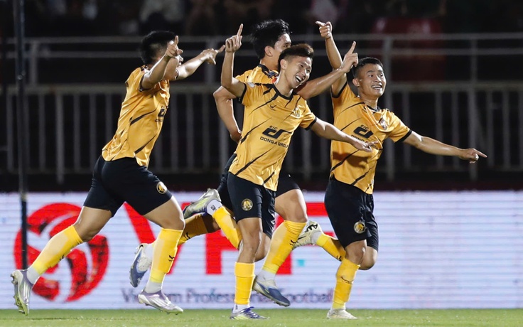 Nóng: CLB Thanh Hóa nộp án phạt 3 tỉ đồng cho FIFA, bổ sung gấp đồng đội Công Phượng