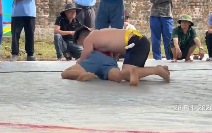 Đấu vật ở hội làng, người đàn ông tử vong do gãy cổ