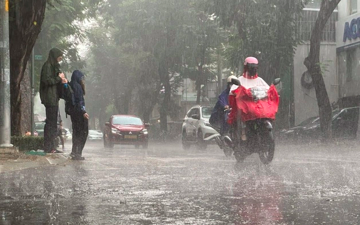 Cảnh báo mưa lớn, giông mạnh ở miền Trung, Nam bộ