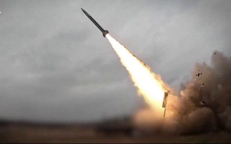 Chiến sự Ukraine ngày 1.466: Hai bên tổn thất 2.100 binh sĩ, Ukraine có tên lửa mới