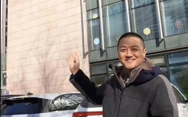 Lý Á Bằng kiếm được gần 600 tỉ đồng chỉ sau một buổi livestream