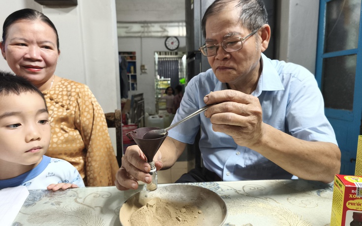 Người giữ bí kíp thuốc nhuộm răng đen