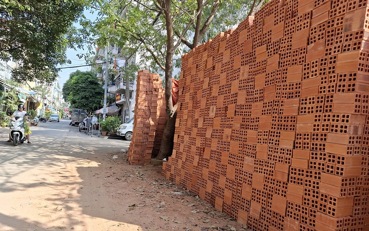 Cửa hàng vật liệu xây dựng lấn chiếm đường