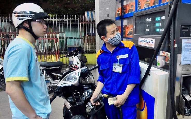 Giá xăng dầu tiếp tục tăng từ 15 giờ hôm nay