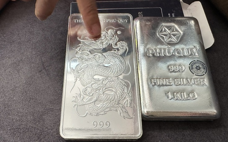 Giá bạc giảm mạnh, lỗ 45 triệu đồng/kg trong 10 ngày qua