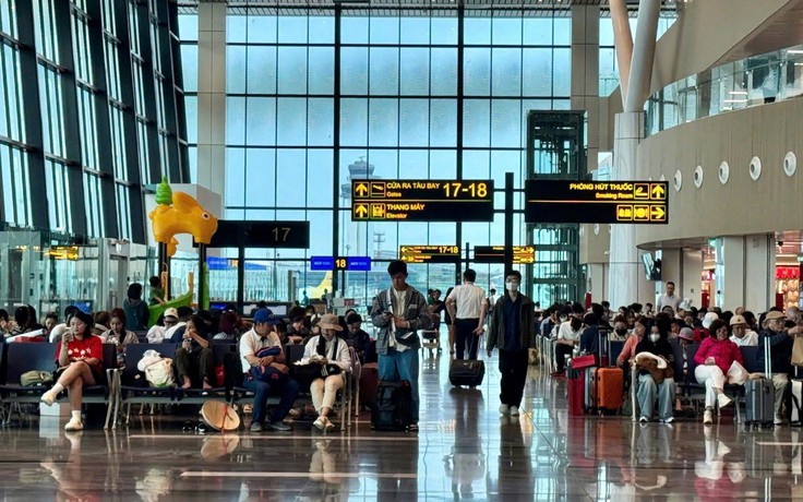 Tân Sơn Nhất đón khách đông kỷ lục Tết 2026, ngày nào cao điểm nhất?
