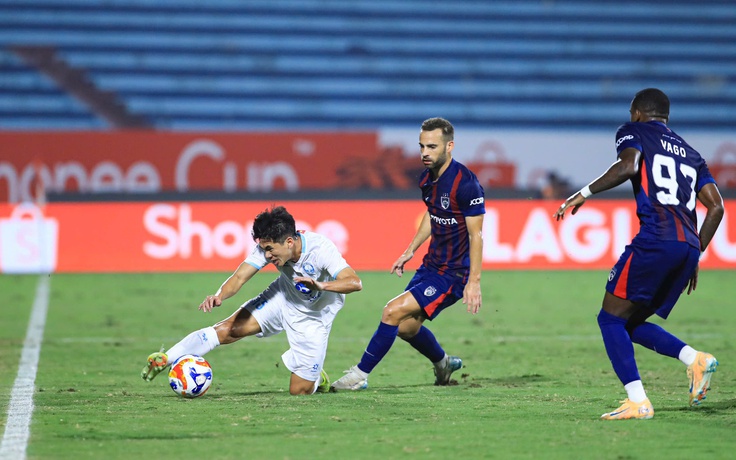 Sao nhập tịch Malaysia nói điều bất ngờ trận hòa Nam Định, vì sao Xuân Son vắng mặt?