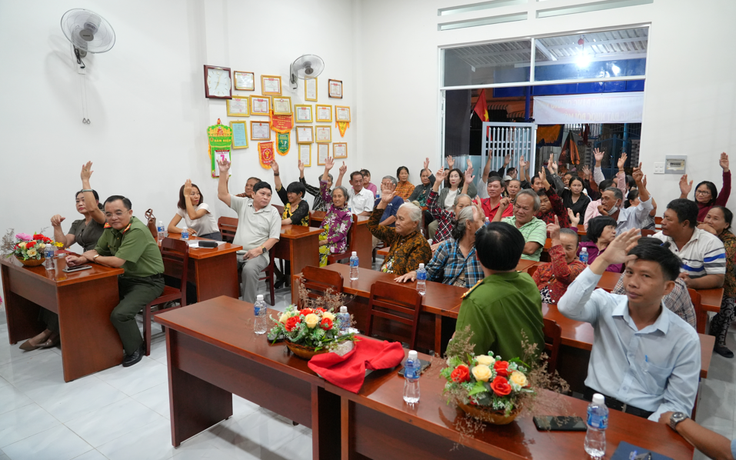 Cử tri phường Bình Thuận giới thiệu đại tá Huỳnh Ngọc Liêm ứng cử đại biểu Quốc hội