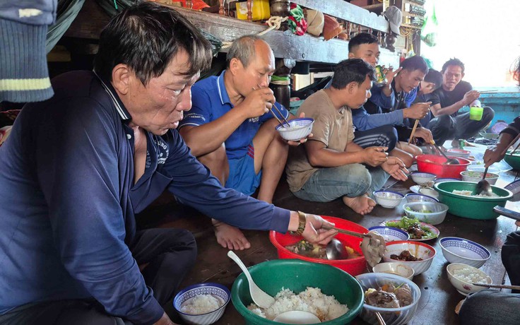 Về nhà cho kịp tết: Đi biển những ngày cuối năm