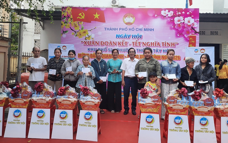 Cây mùa xuân 2026: Trao 100 phần quà tết cho bà con khó khăn