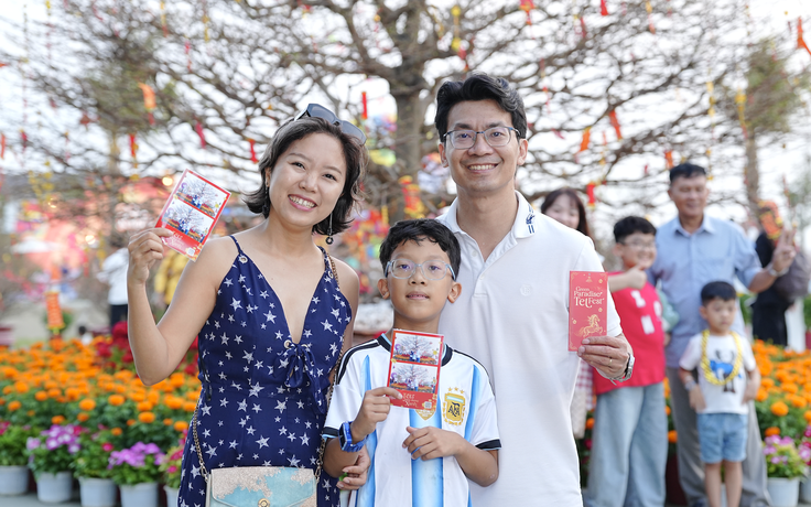 'Lão mai' 150 tuổi ở Cần Giờ đẹp cỡ nào mà du khách háo hức chụp ảnh?