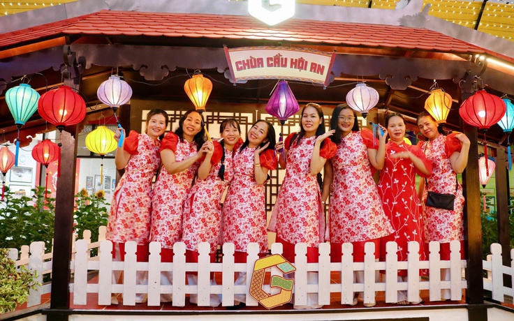 Check-in với chùa Một cột, chùa Cầu Hội An tại đường hoa xuân ở TP.HCM