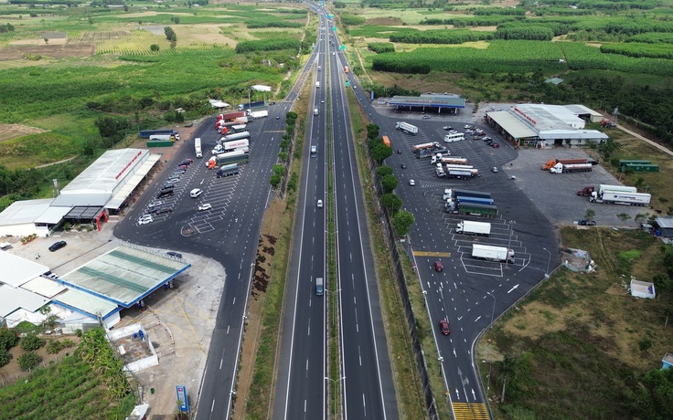 Cây xăng cao tốc TP.HCM - Long Thành - Dầu Giây vẫn ngưng bán, tài xế lo