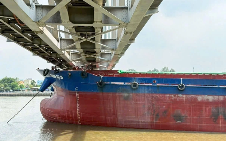 Khởi tố vụ án sà lan va cầu Ghềnh ở Đồng Nai