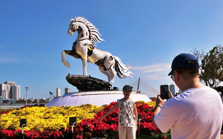 Linh vật Kim Mã 4.0 sẽ đặt trước cầu chữ T ở Đà Nẵng