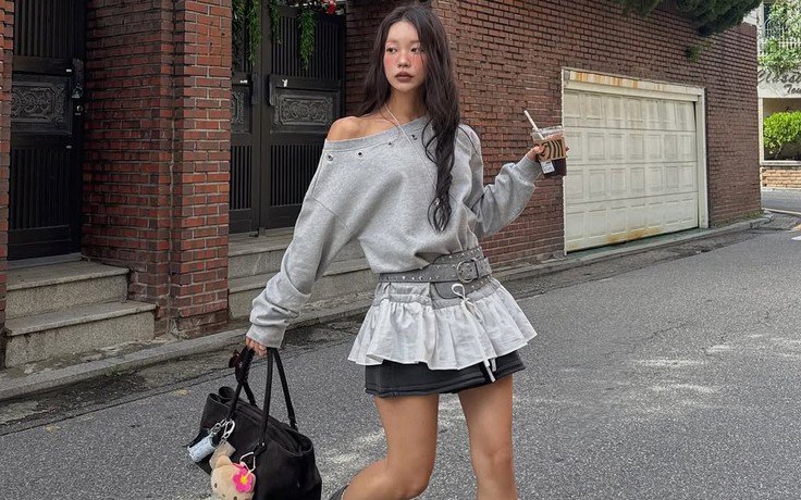 Cá nhân hóa phong cách thời trang với túi đính charm