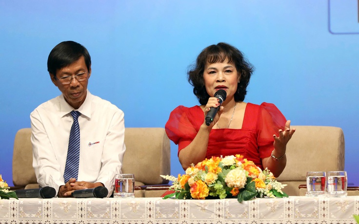 Nhà văn Trầm Hương, nhiếp ảnh gia Vũ Hải Sơn chỉ cách 'rinh' thưởng 220 triệu đồng