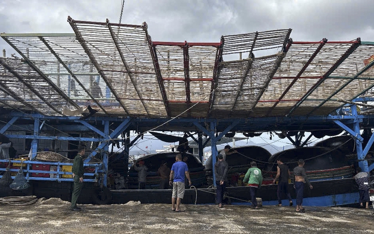 36 ngư dân Quảng Ngãi được cứu vào bờ an toàn